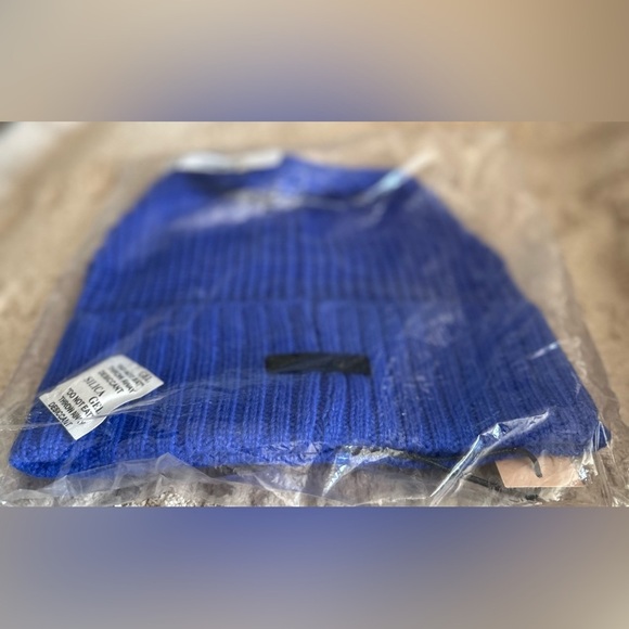 Rebecca Minkoff NWT Cobalt Blue Embroidered Star Beanie Rare